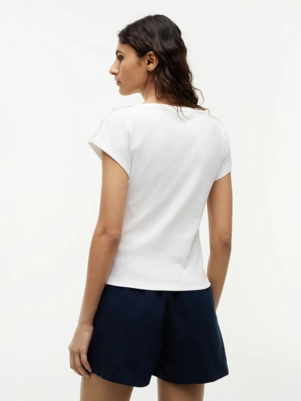 TOMMY HILFIGER - Gold Tone Button Boat Neck T-Shirt