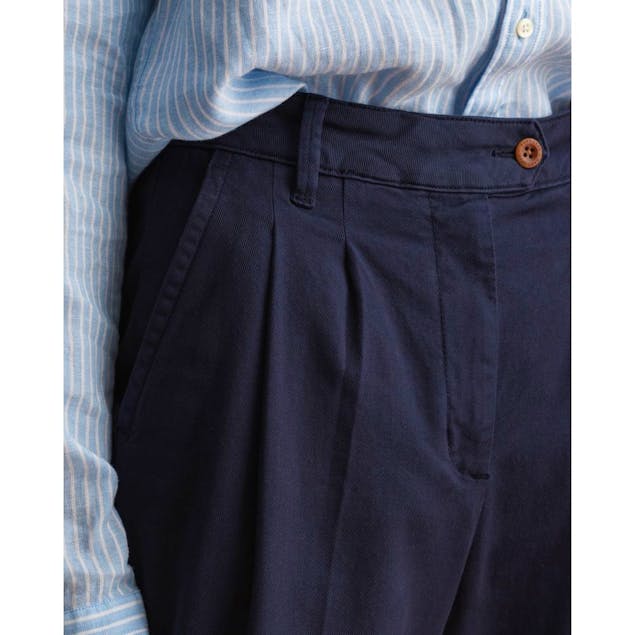GANT - High-Waisted Pleated Chinos